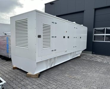 برق اضطراری برای ورزشگاه‌ها و سالن‌های بزرگ